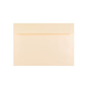 500 Magnolia C5 Envelopes Trade Box. Peel/Seal Wallet Flap. Cream 120gsm Smooth Finish. 162mm x 229mm.