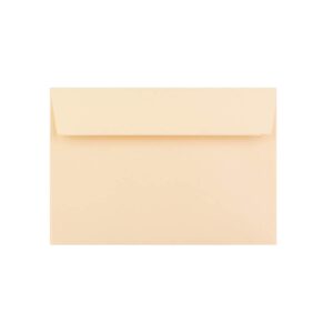 500 Magnolia C6 Envelopes Trade Box. Peel/Seal Wallet Flap. Cream 120gsm Smooth Finish. 114mm x 162mm.